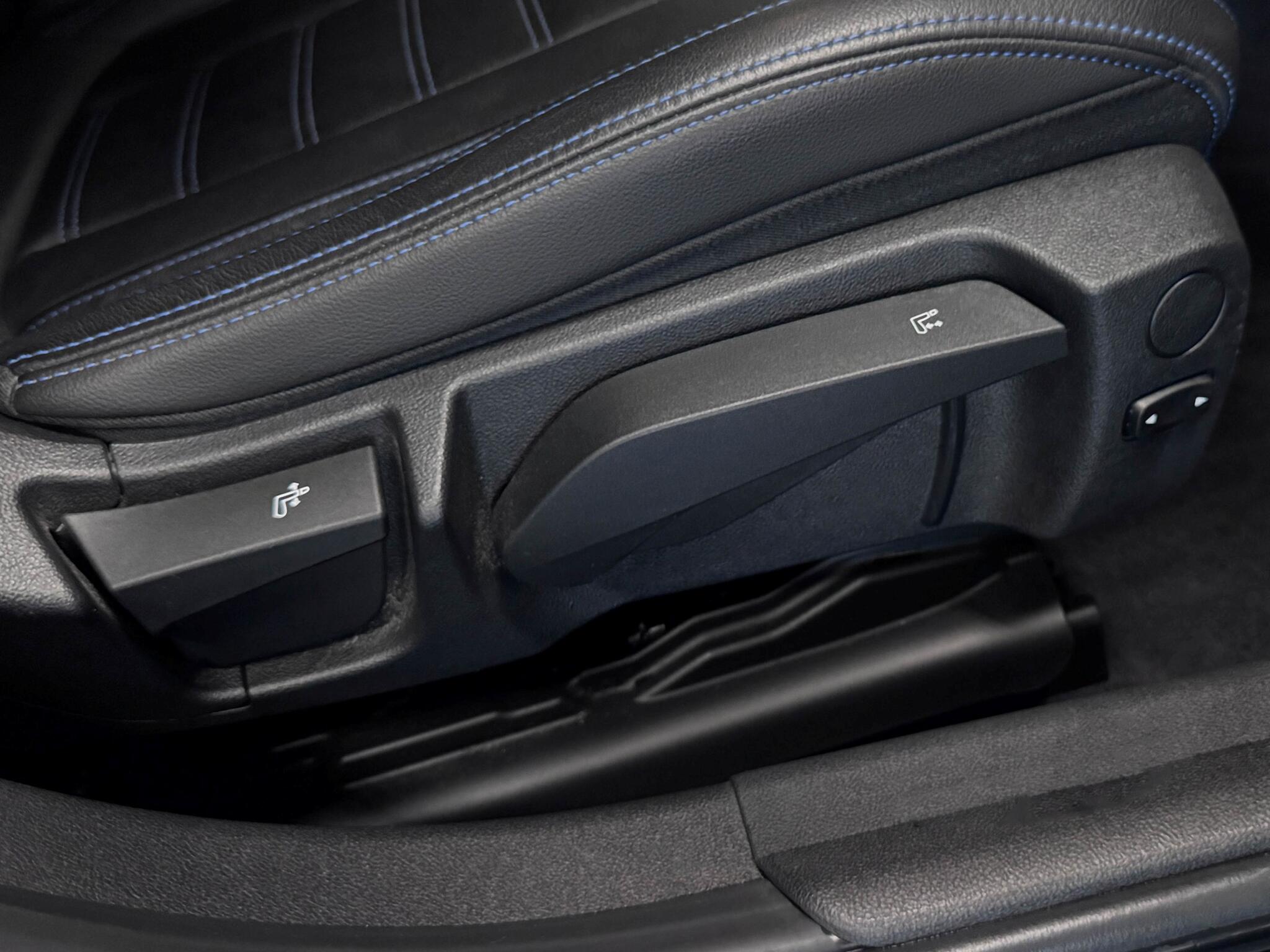 BMW 3 Series view 19