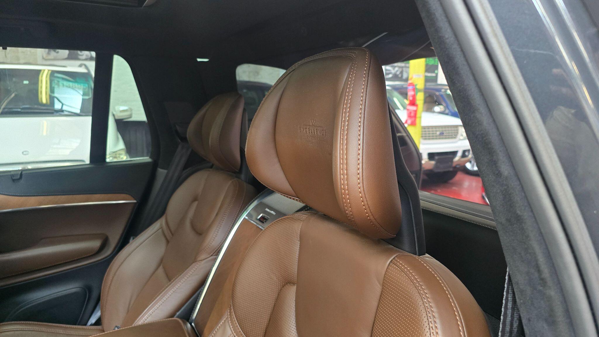 Volvo XC90 view 44