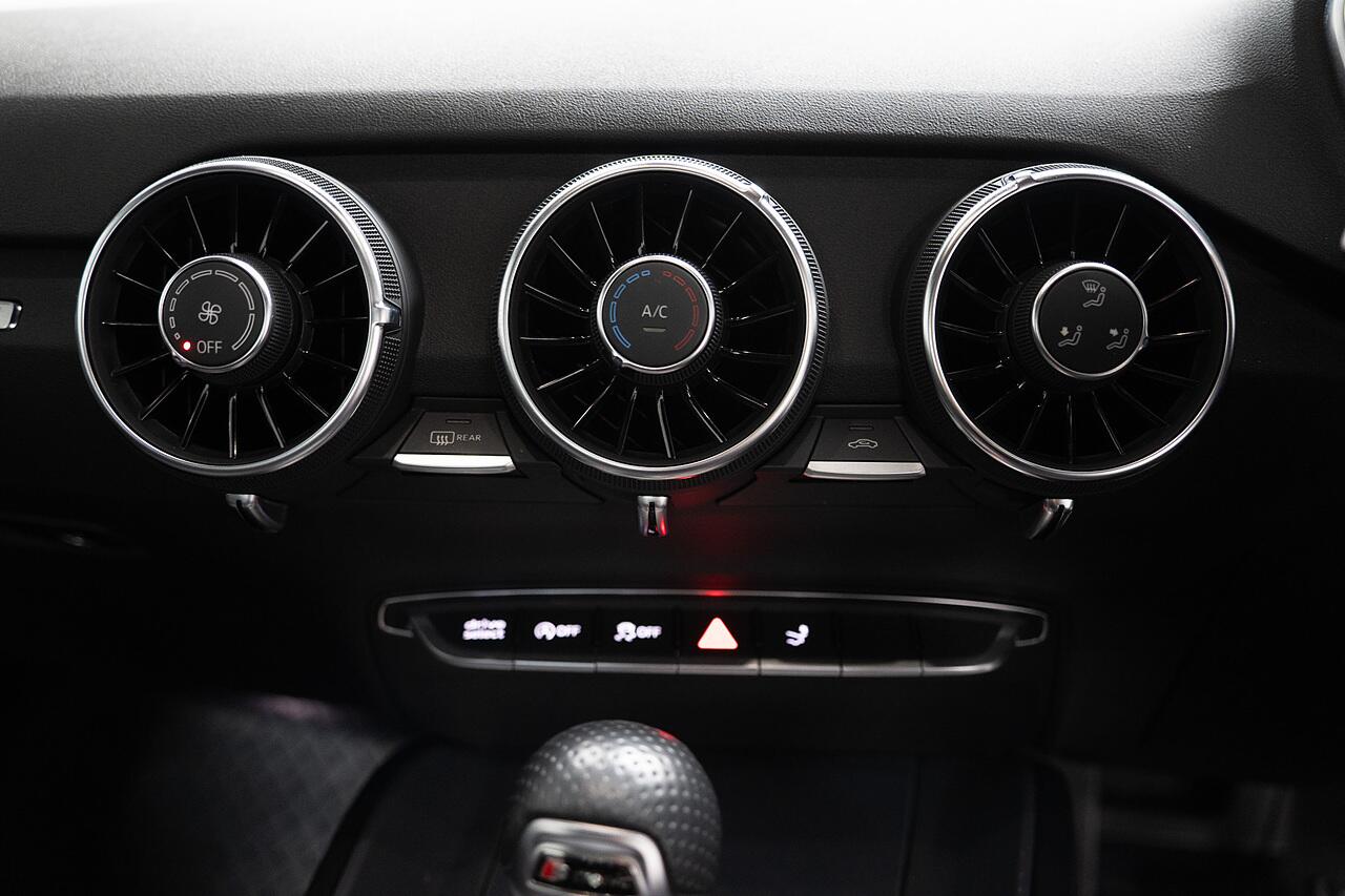 Audi TT view 13