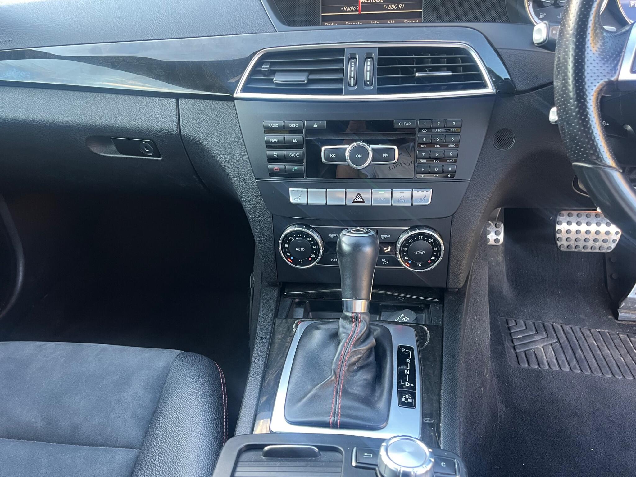 Mercedes-Benz C-Class view 37