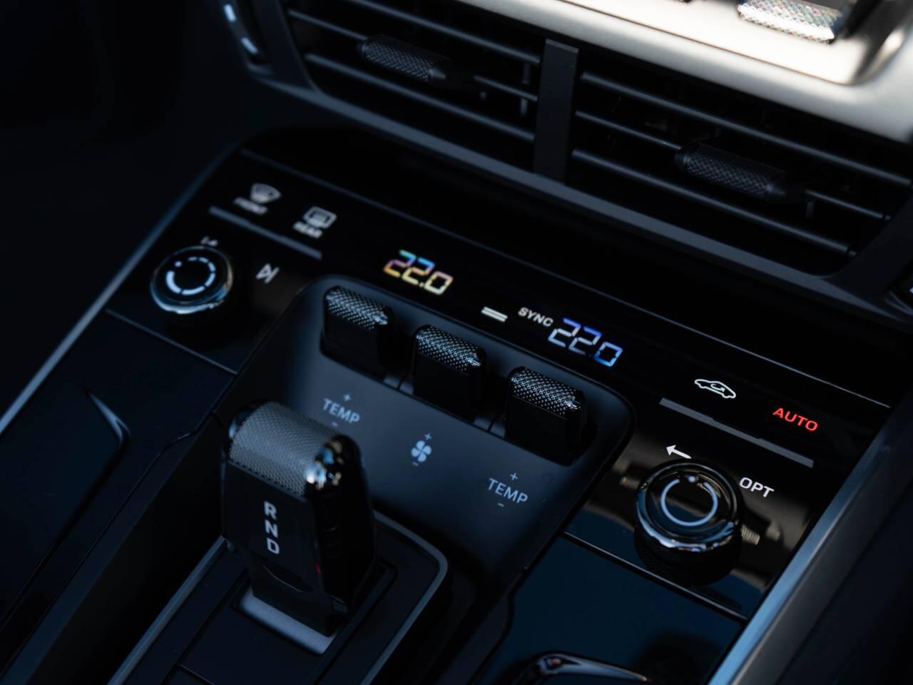 Porsche 911 view 25