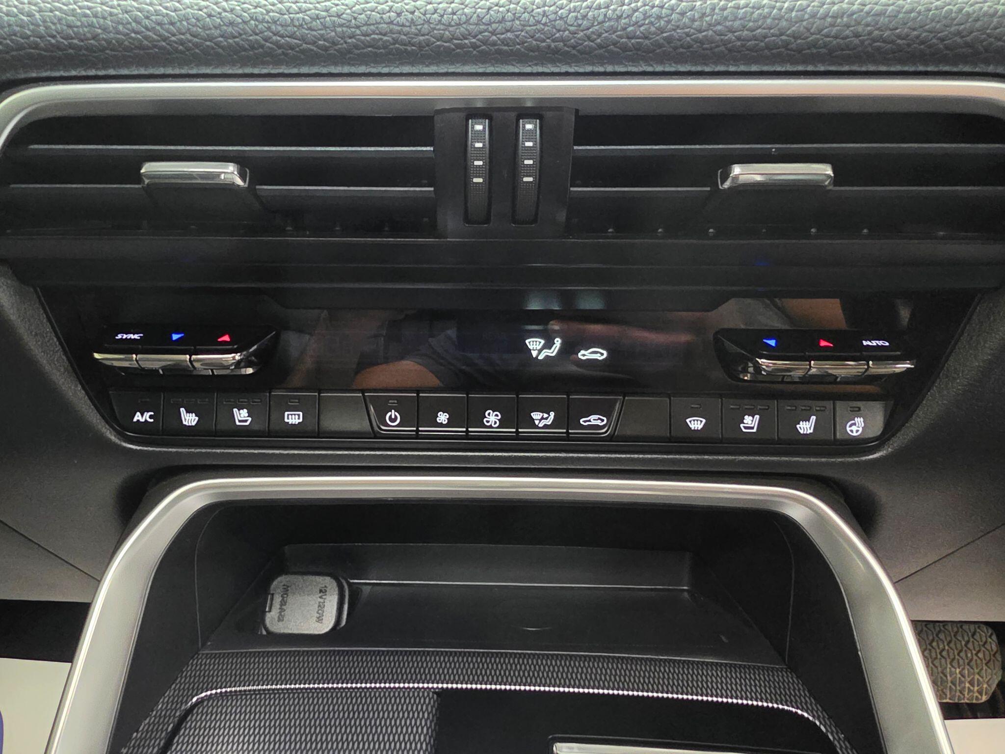 Mazda CX-60 view 12