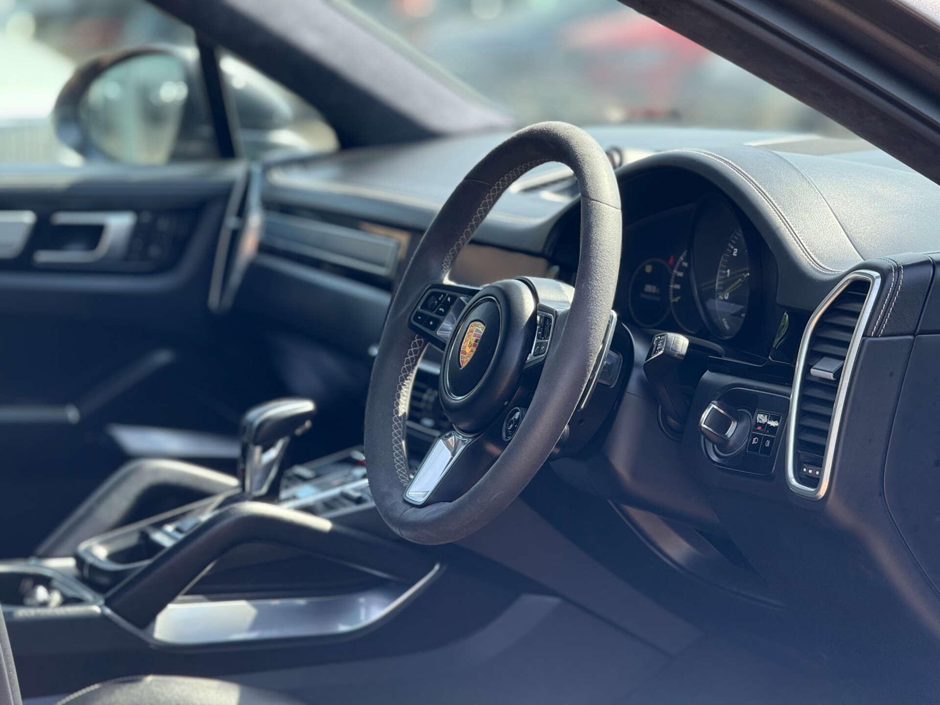 Porsche Cayenne view 38
