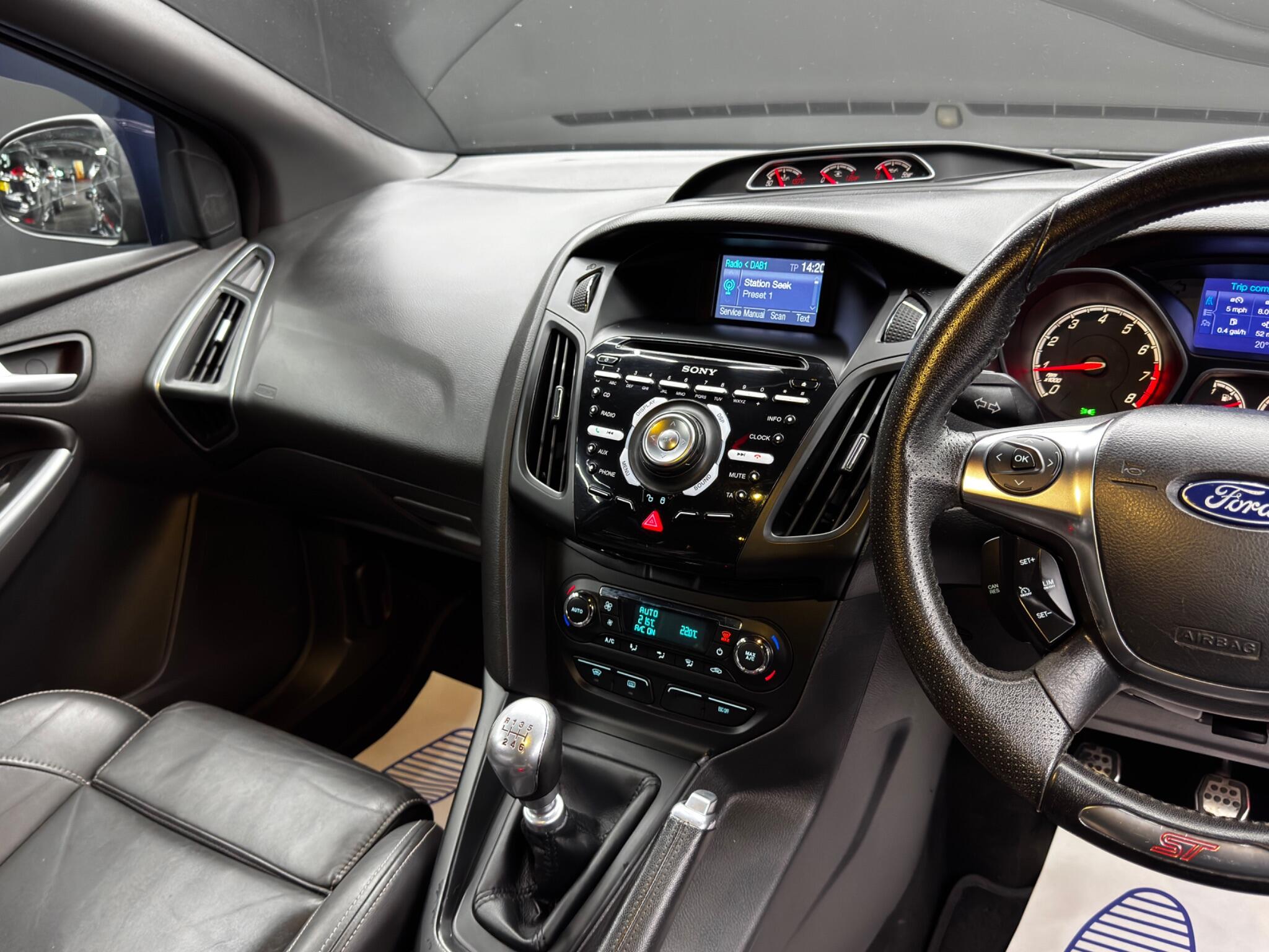 Ford Focus view 23