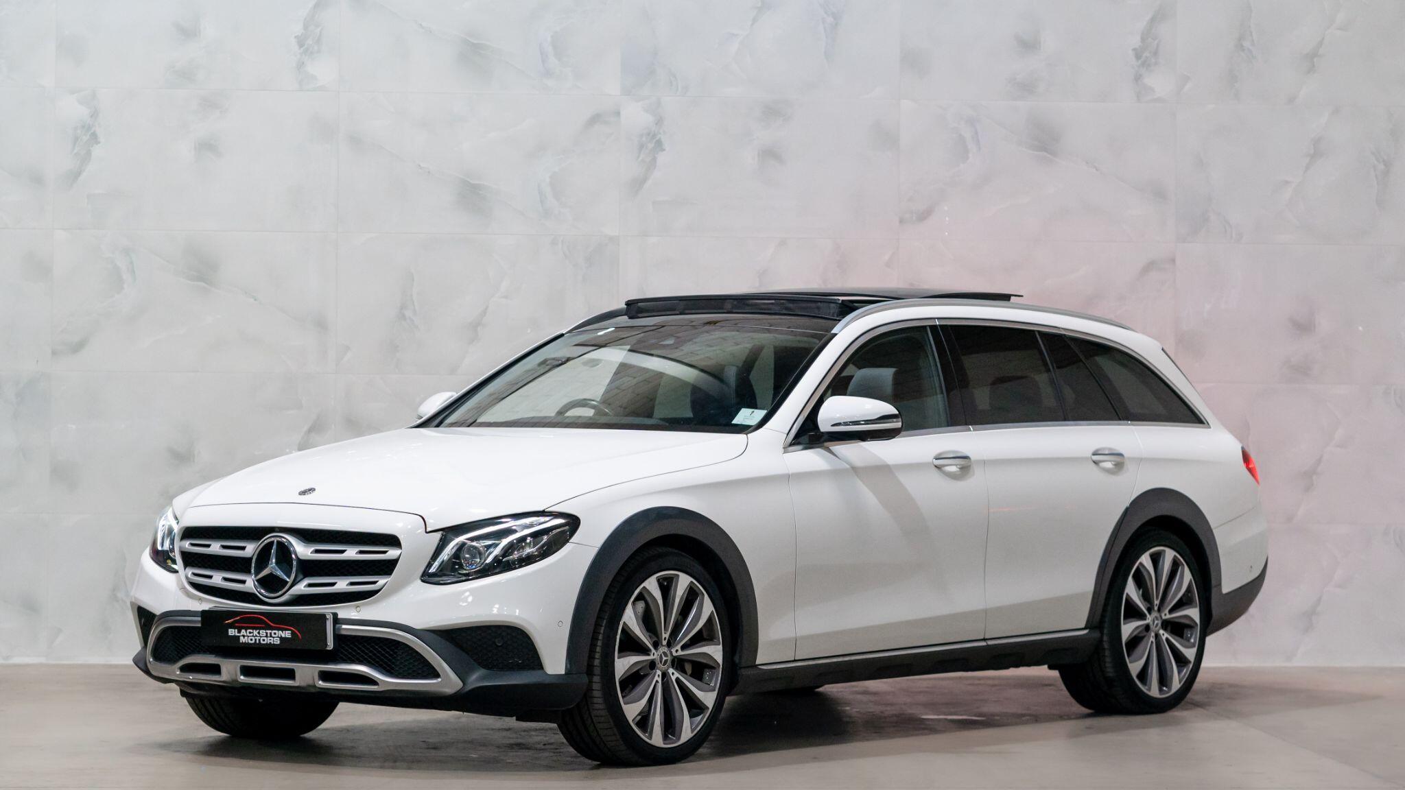 Mercedes-Benz E-Class view 3