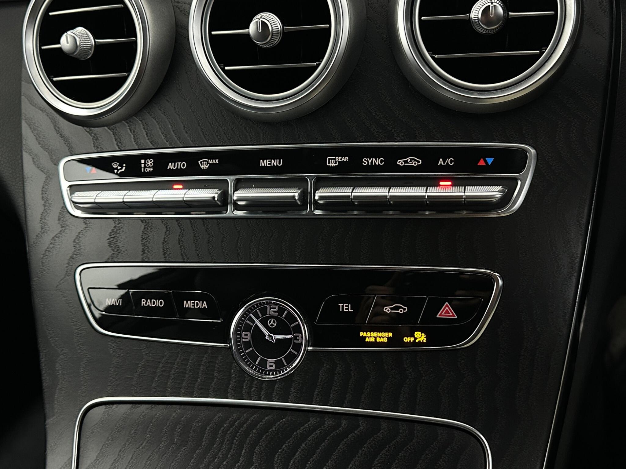 Mercedes-Benz C-Class view 23