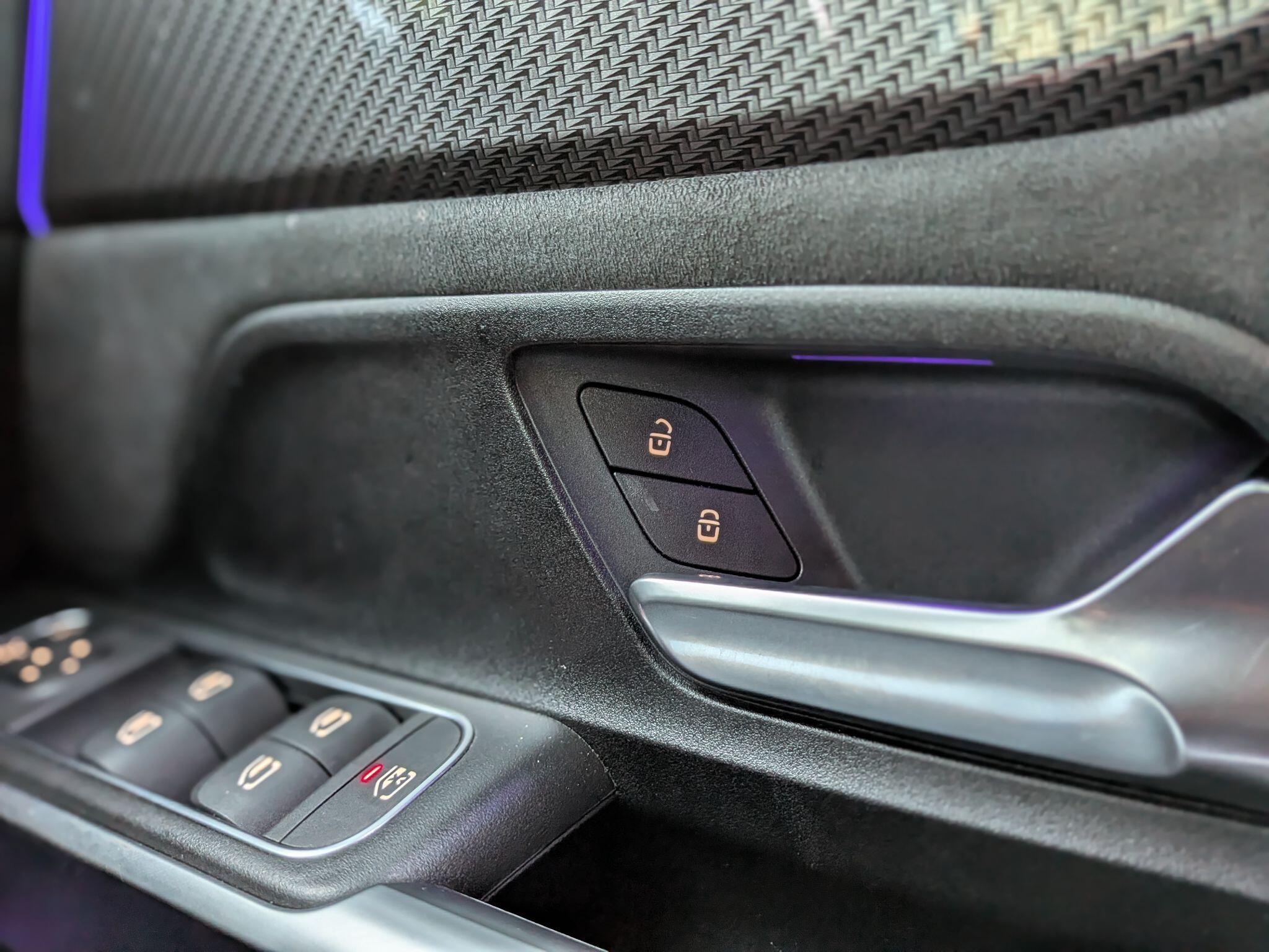 Mercedes-Benz GLB view 36