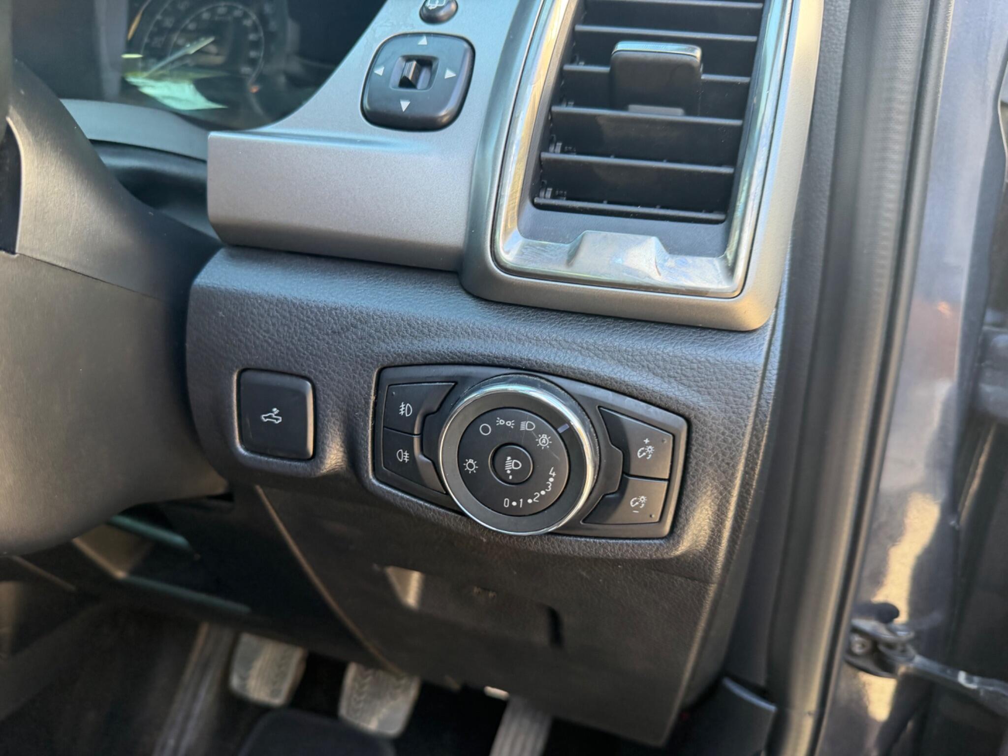 Ford Ranger view 30