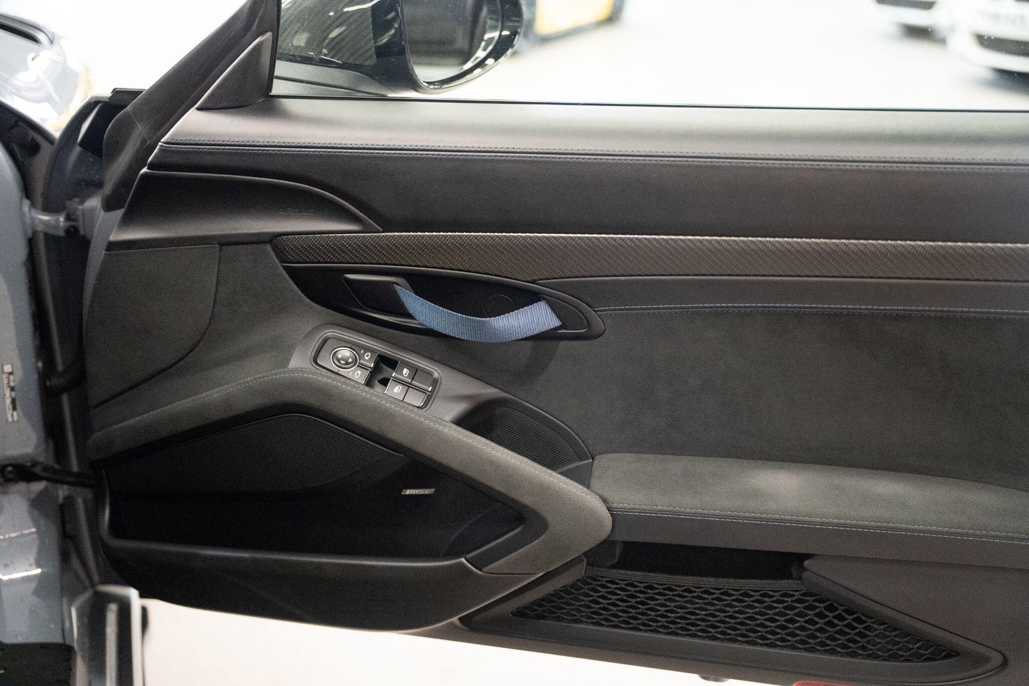 Porsche Cayman view 39