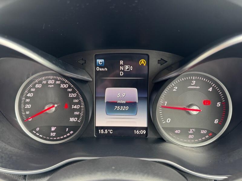 Mercedes-Benz C Class view 33