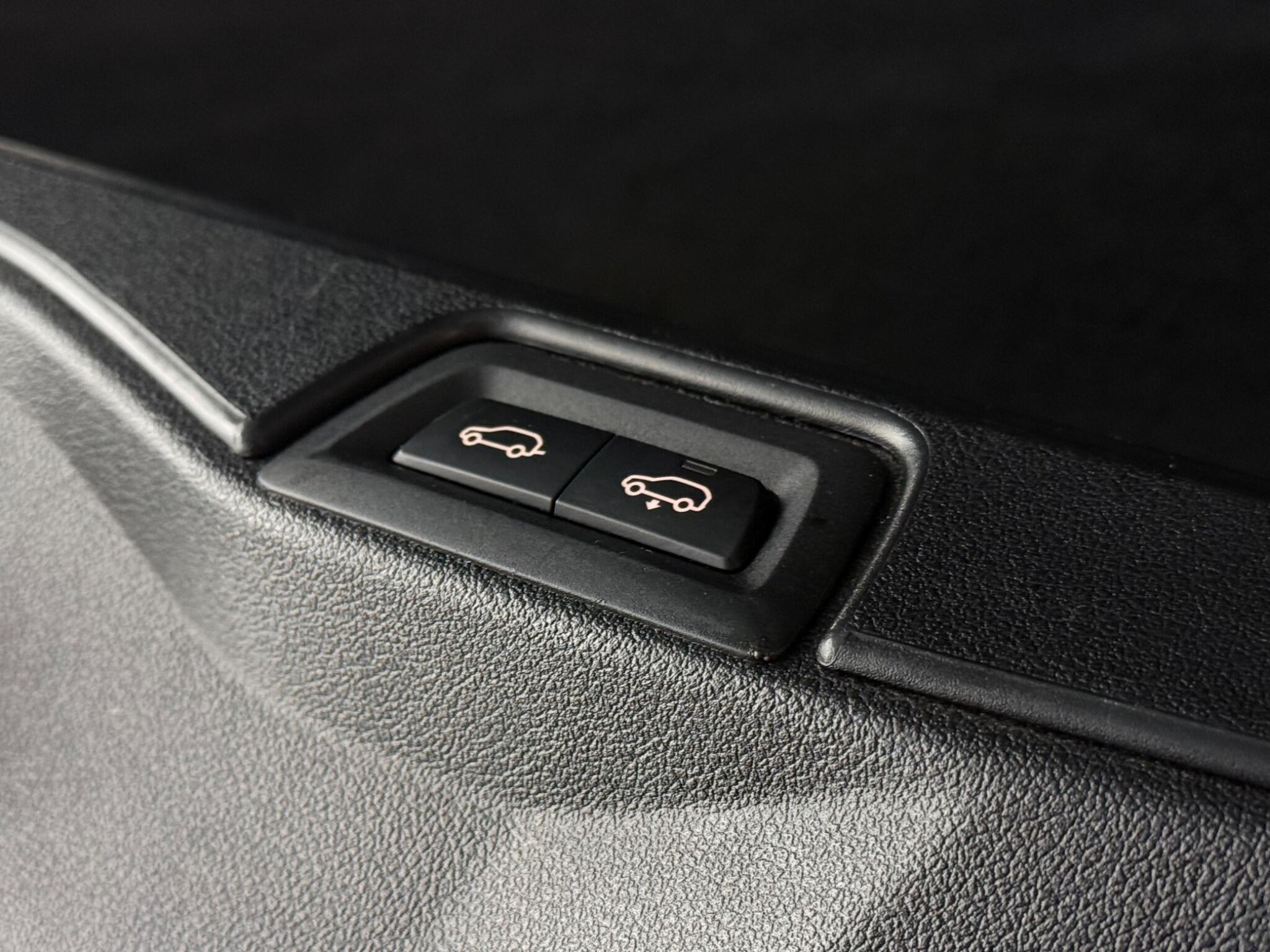 BMW X5 view 13