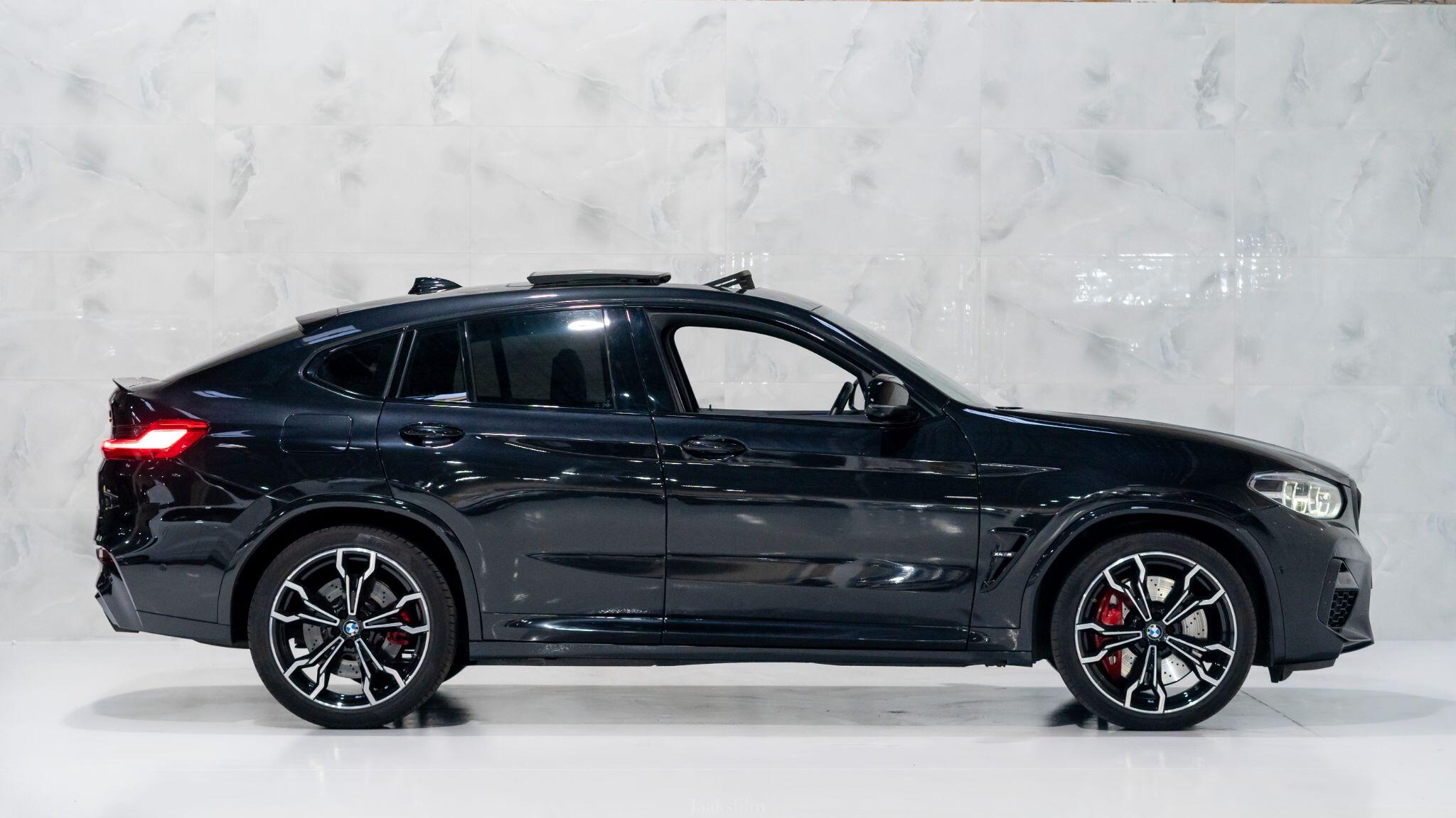 BMW X4 M view 9