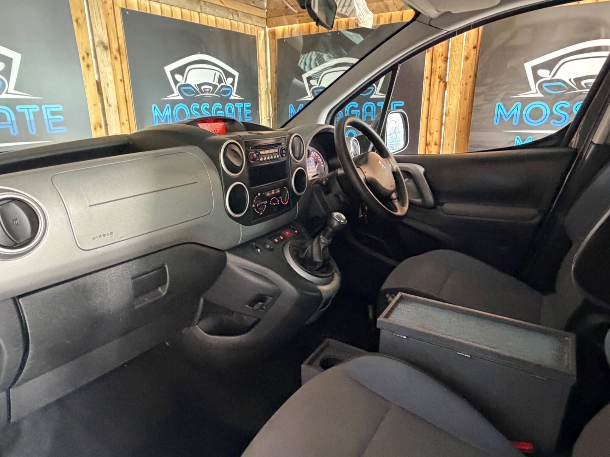 Peugeot Partner Tepee view 14
