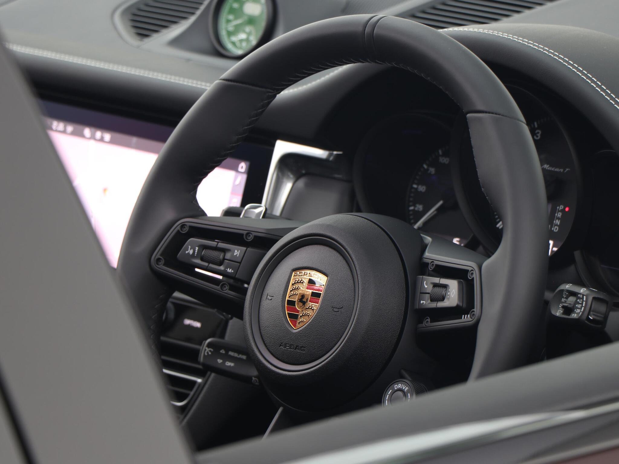 Porsche Macan view 36