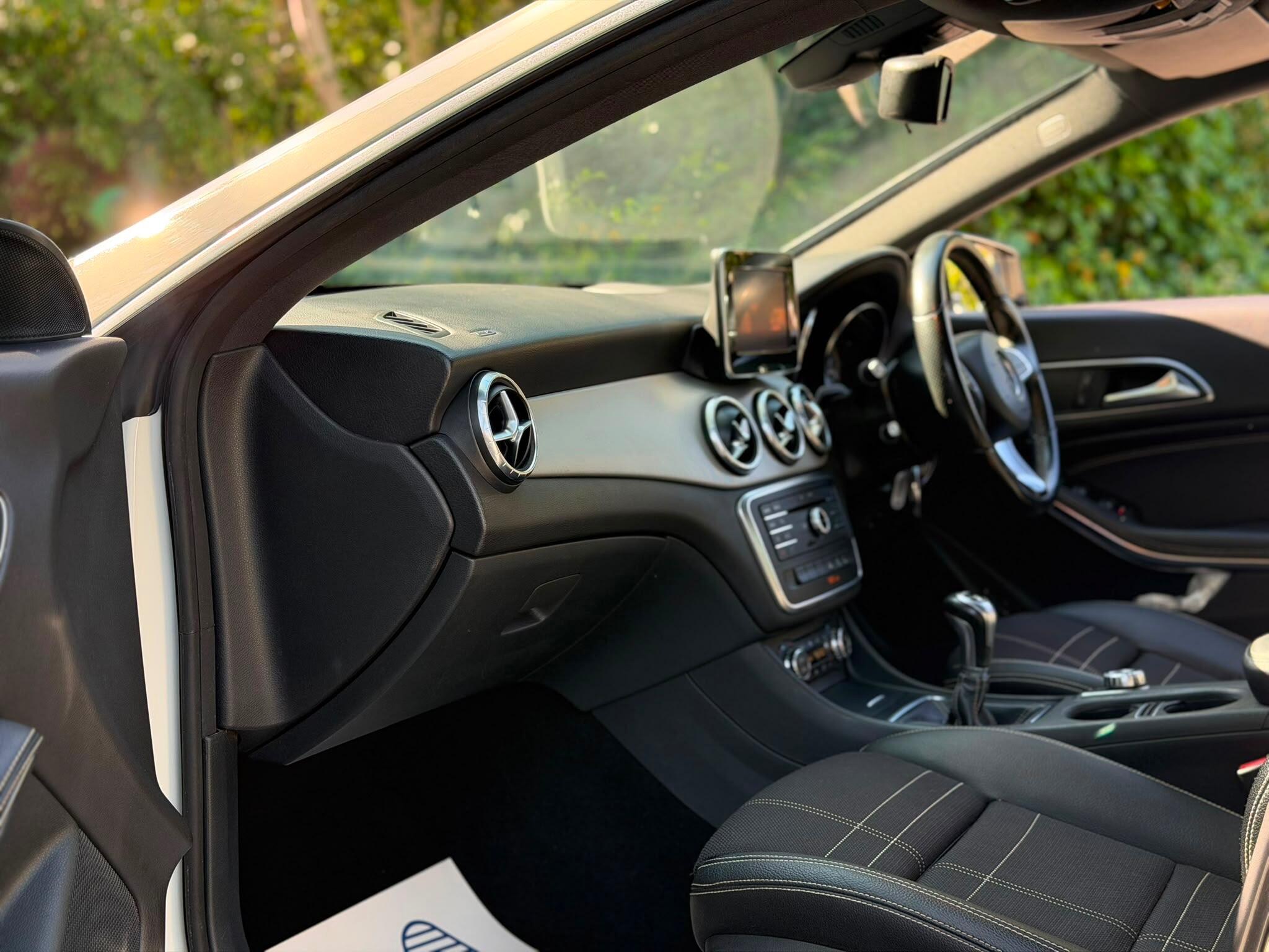 Mercedes-Benz CLA view 13