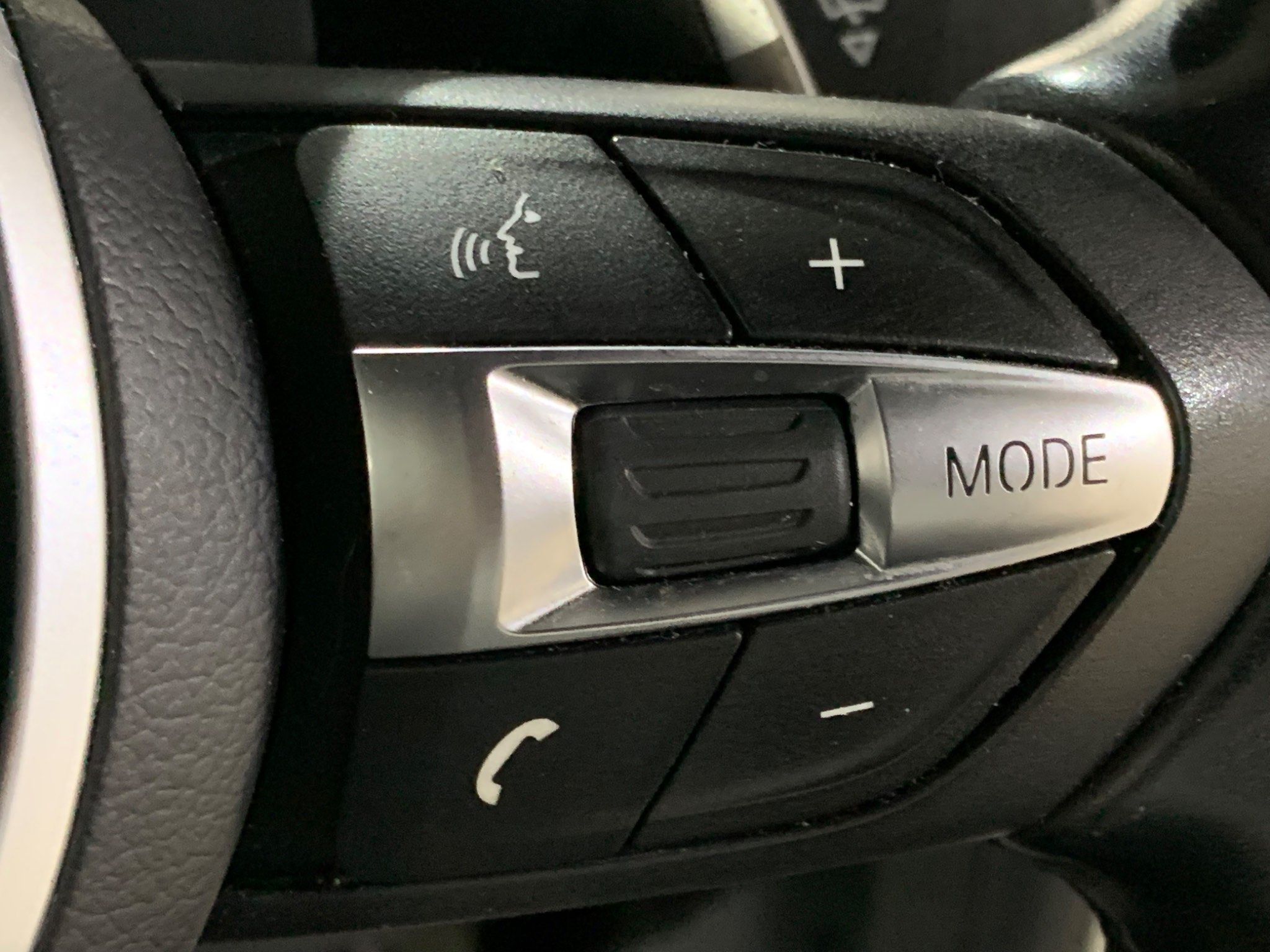 BMW 2 Series view 33