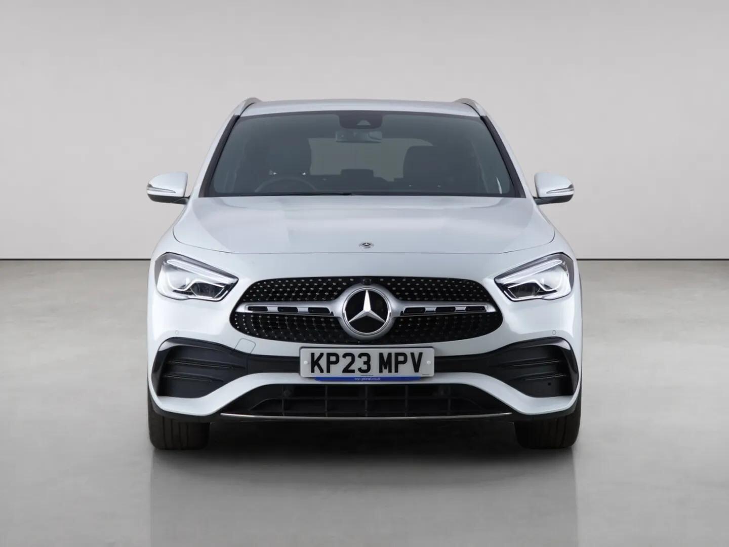 Mercedes-Benz Gla view 5