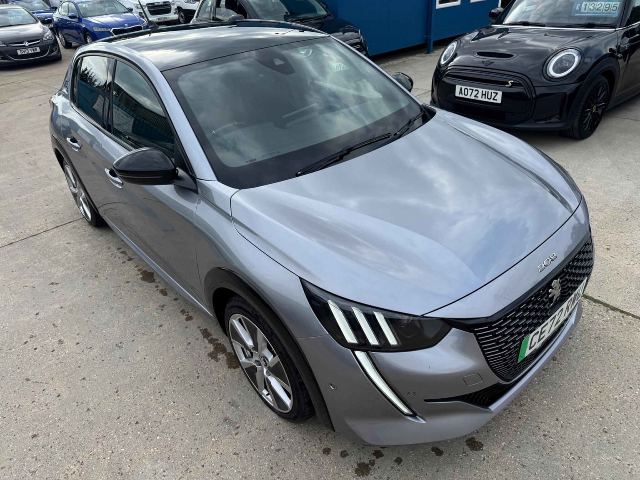 Peugeot E-208 view 8