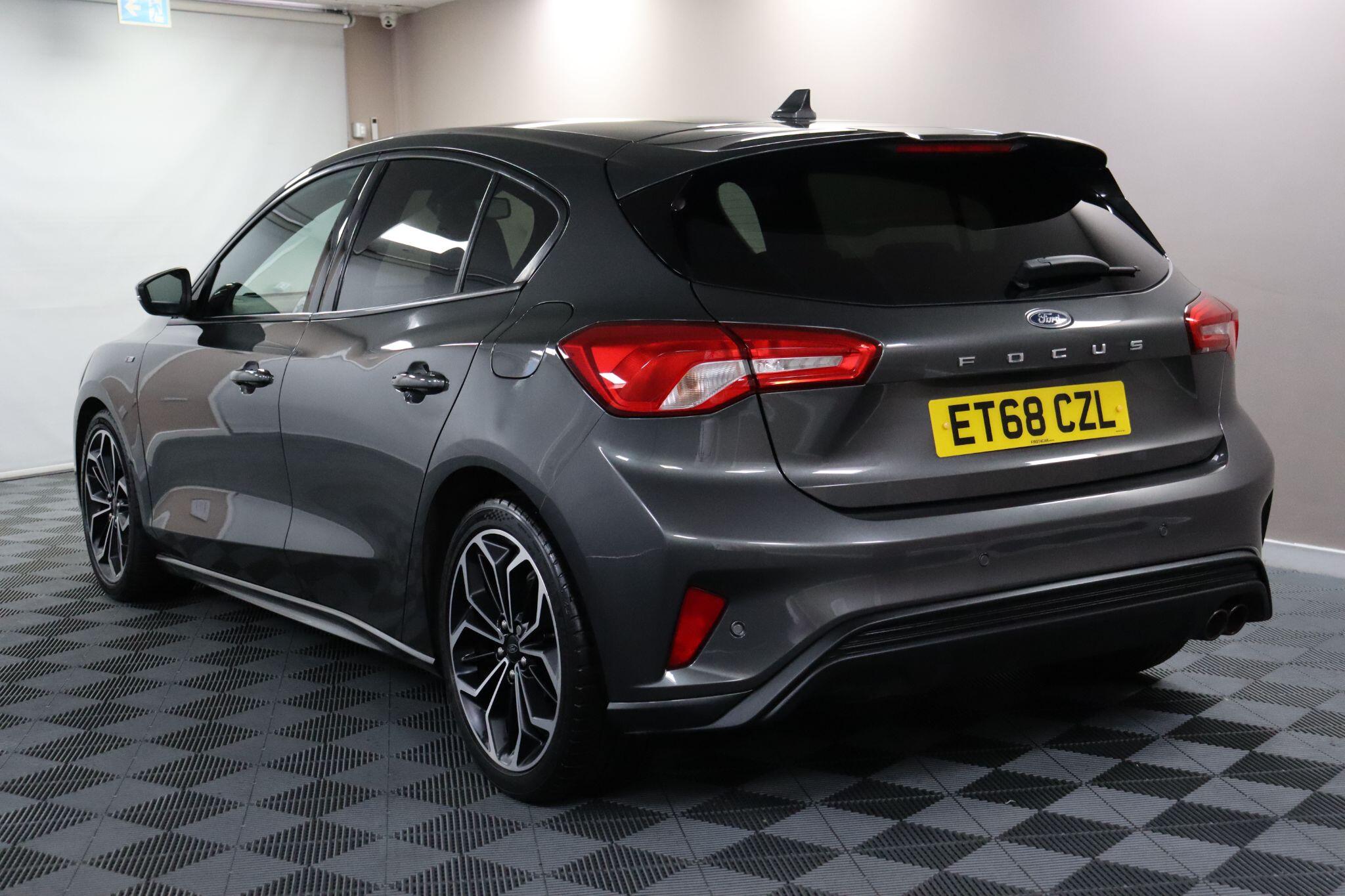 Ford Focus view 10