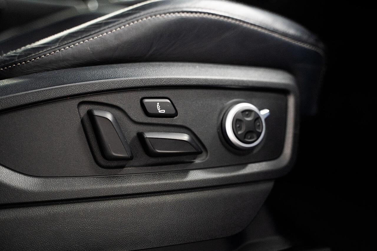 Audi SQ5 view 4