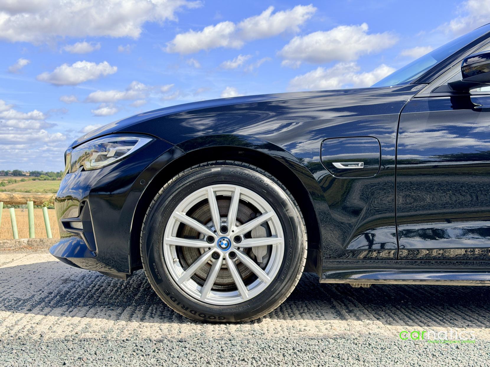 BMW 3 Series view 10