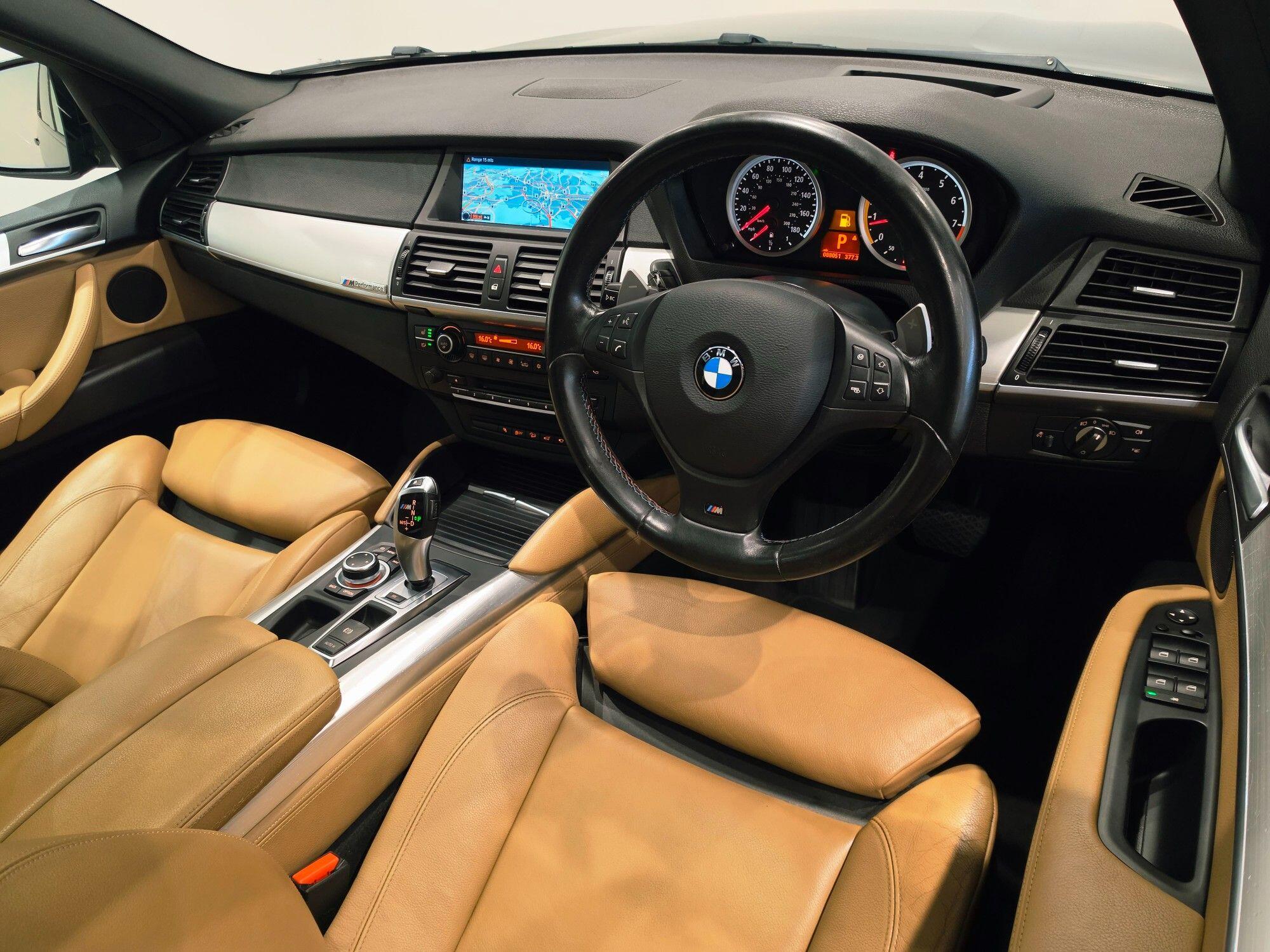 BMW X5 M view 24