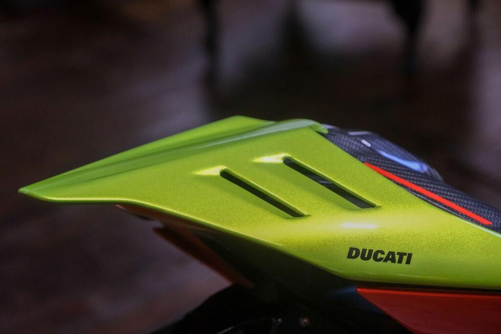 Ducati Streetfighter V4 view 5