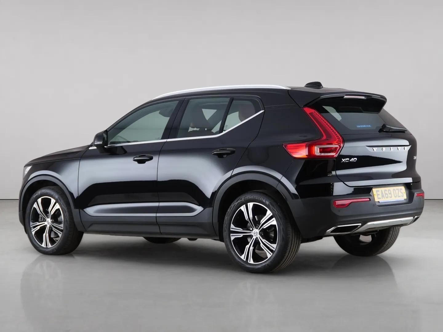 Volvo XC40 view 9