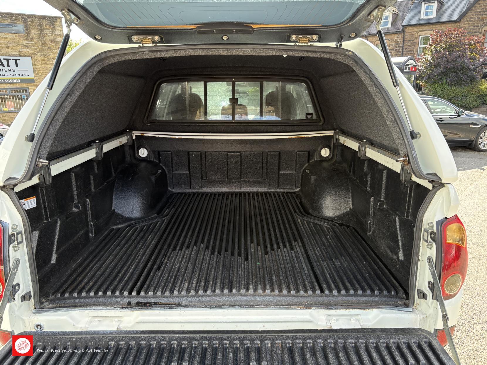 Mitsubishi L200 view 26