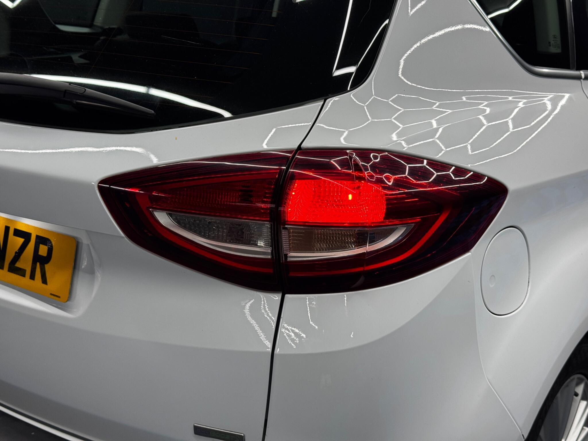 Ford C-Max view 42