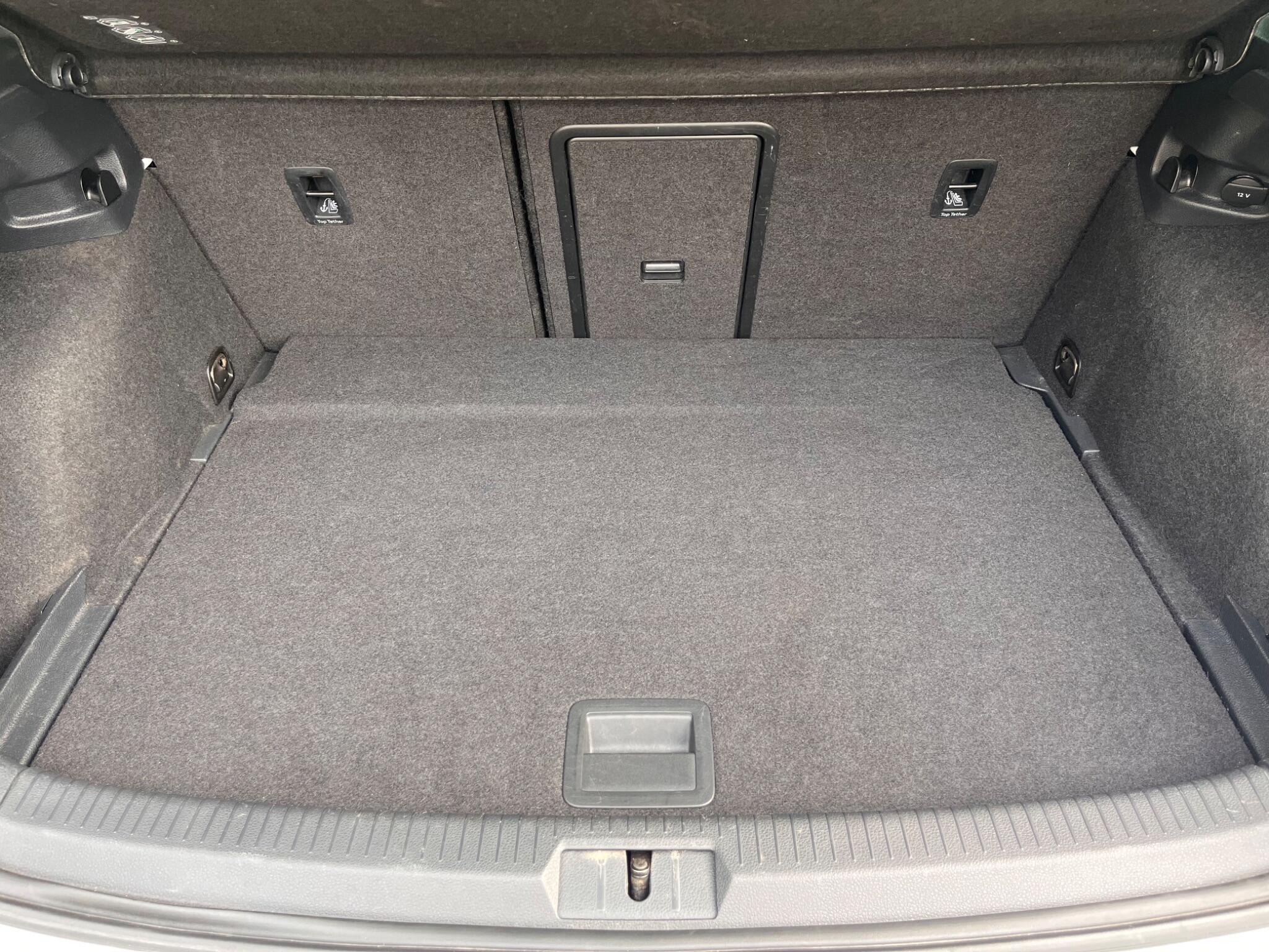 Volkswagen Golf view 35