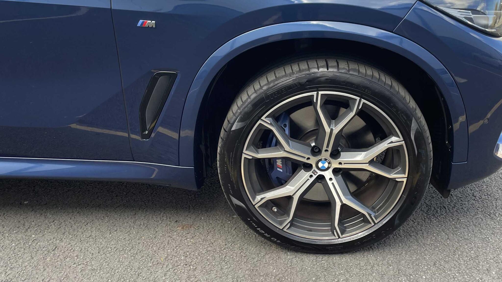BMW X5 view 18