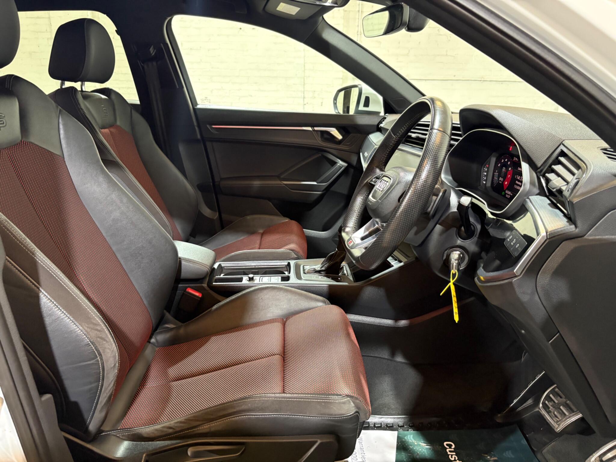 Audi Q3 view 23