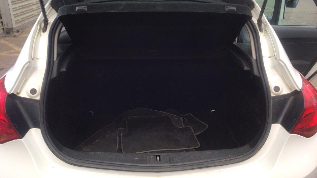 Vauxhall Astra view 7