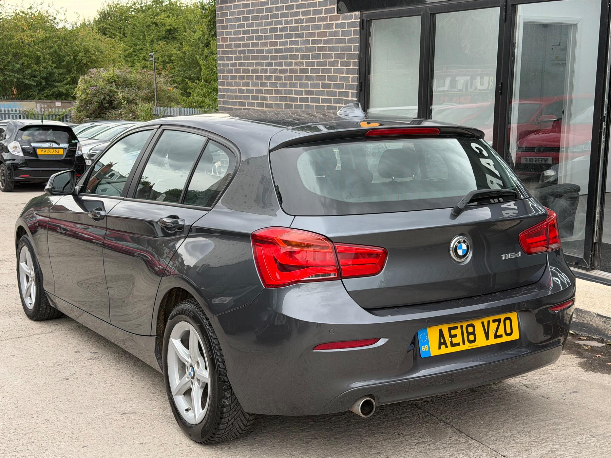 BMW 1 Series view 6