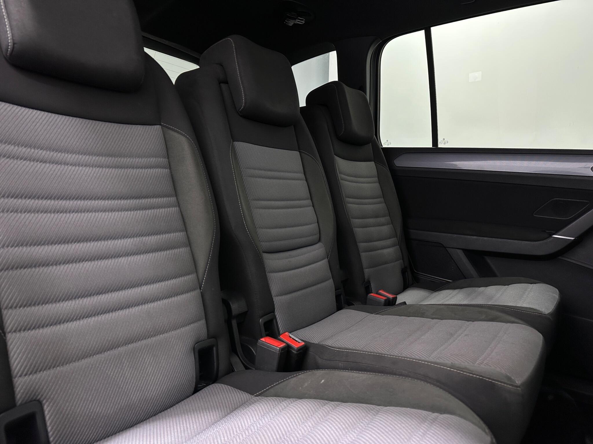 Volkswagen Touran view 42