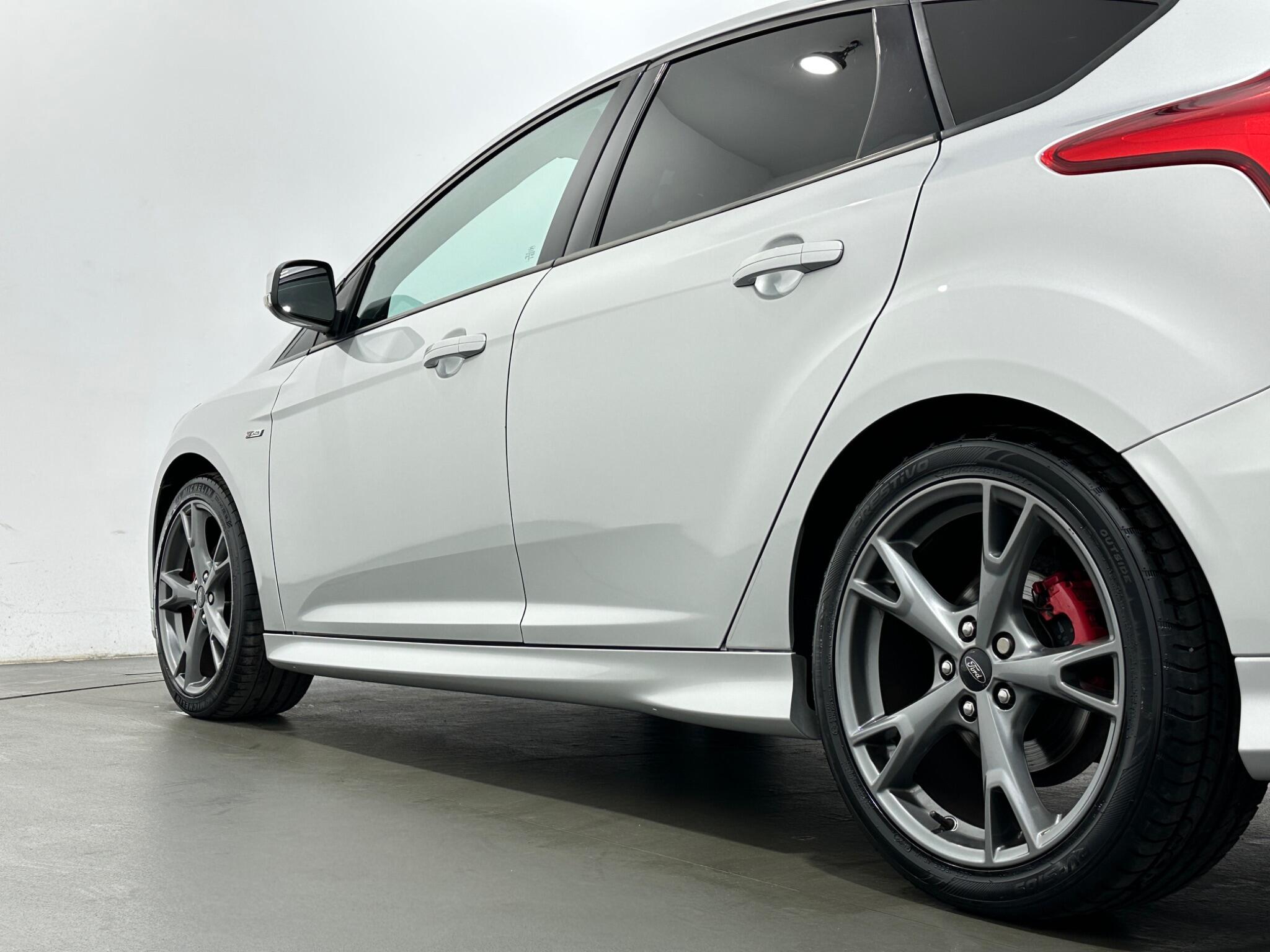 Ford Focus view 48