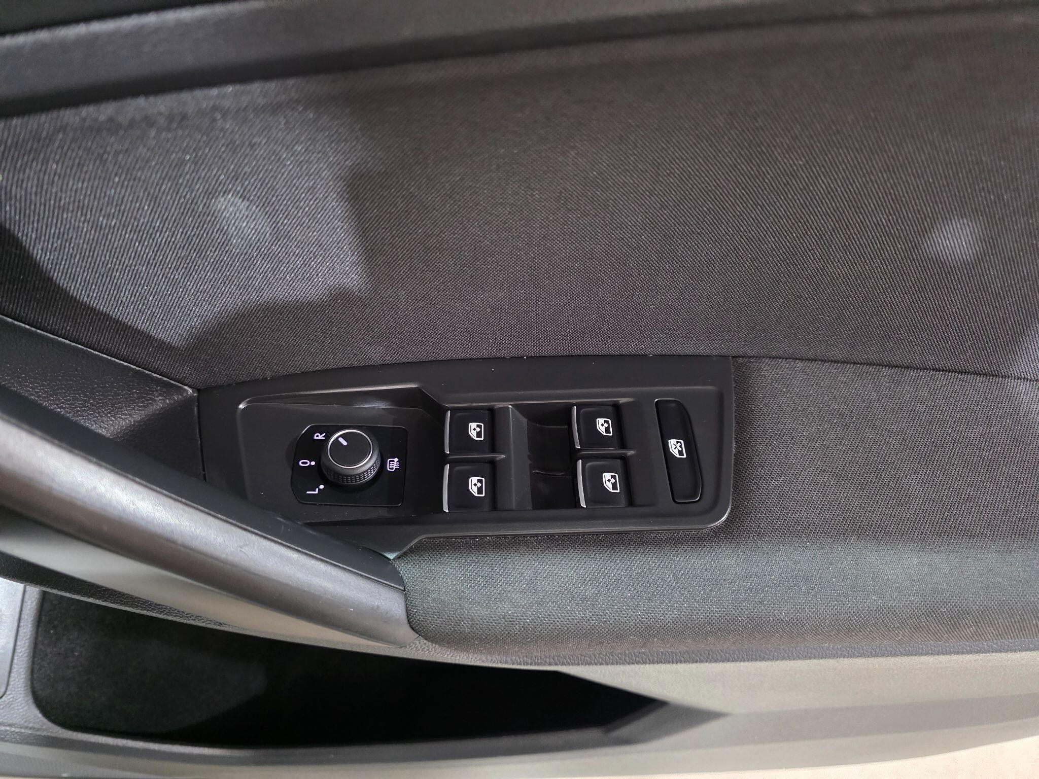 Volkswagen Tiguan Allspace view 14