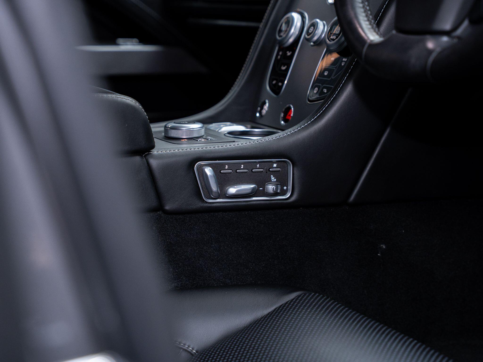 Aston Martin Rapide view 24