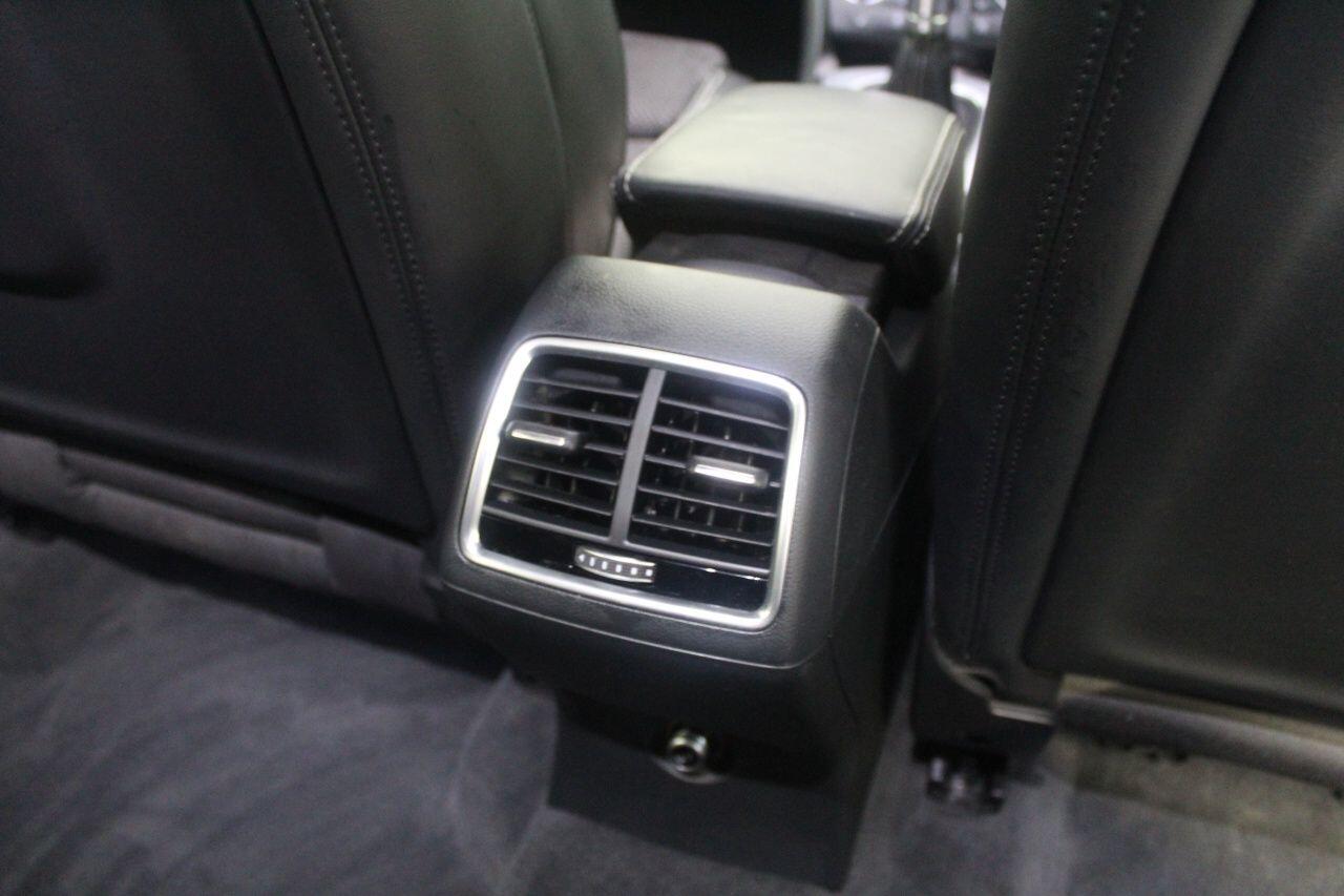 Audi Q3 view 54