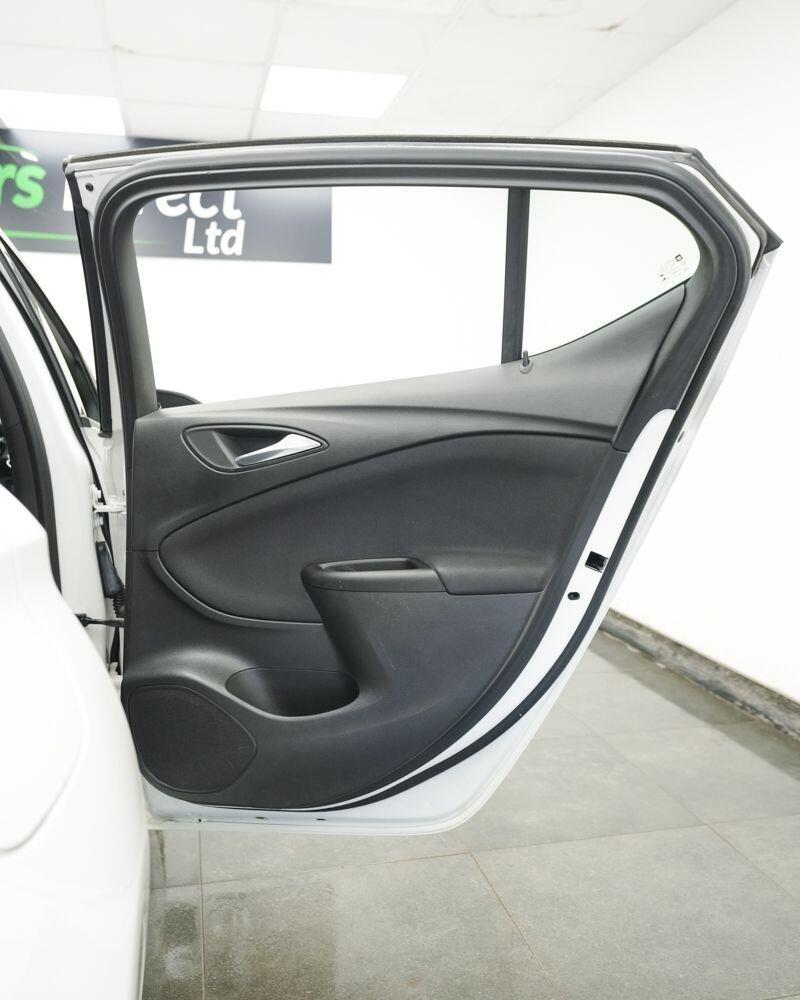 Vauxhall Astra view 17