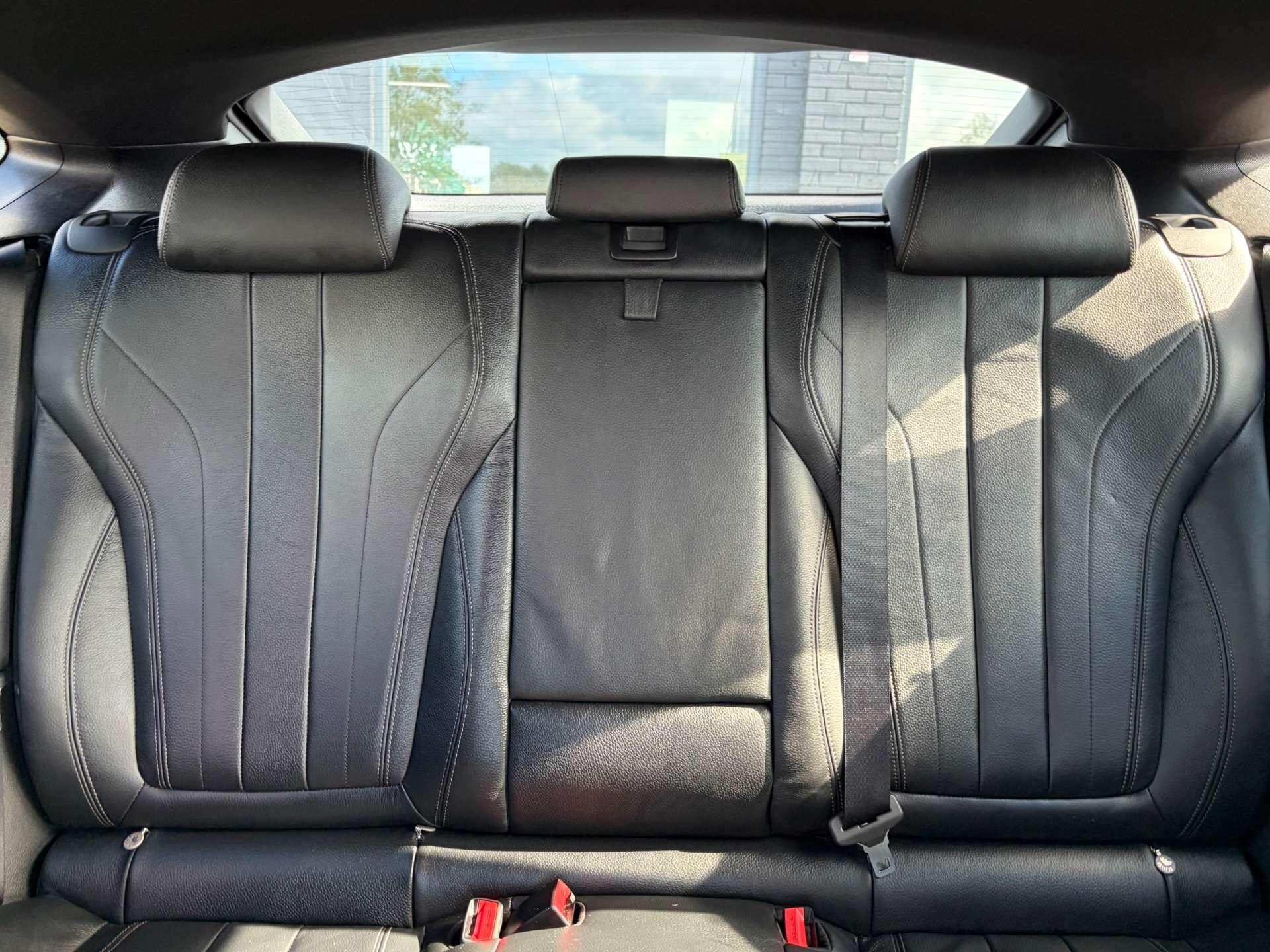 BMW X6 view 32