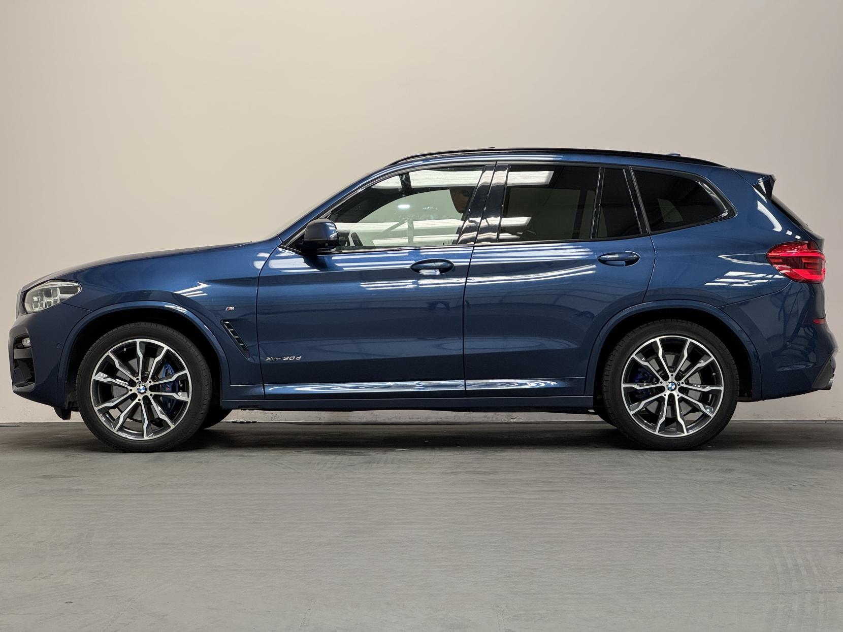 BMW X3 view 8
