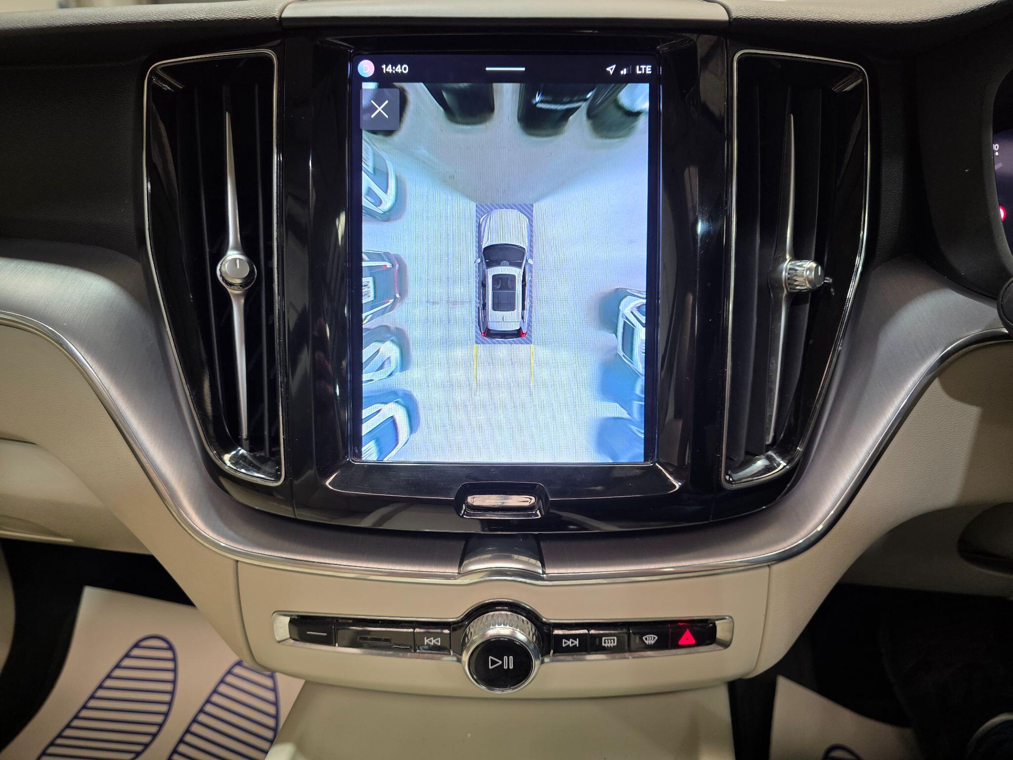 Volvo XC60 view 10