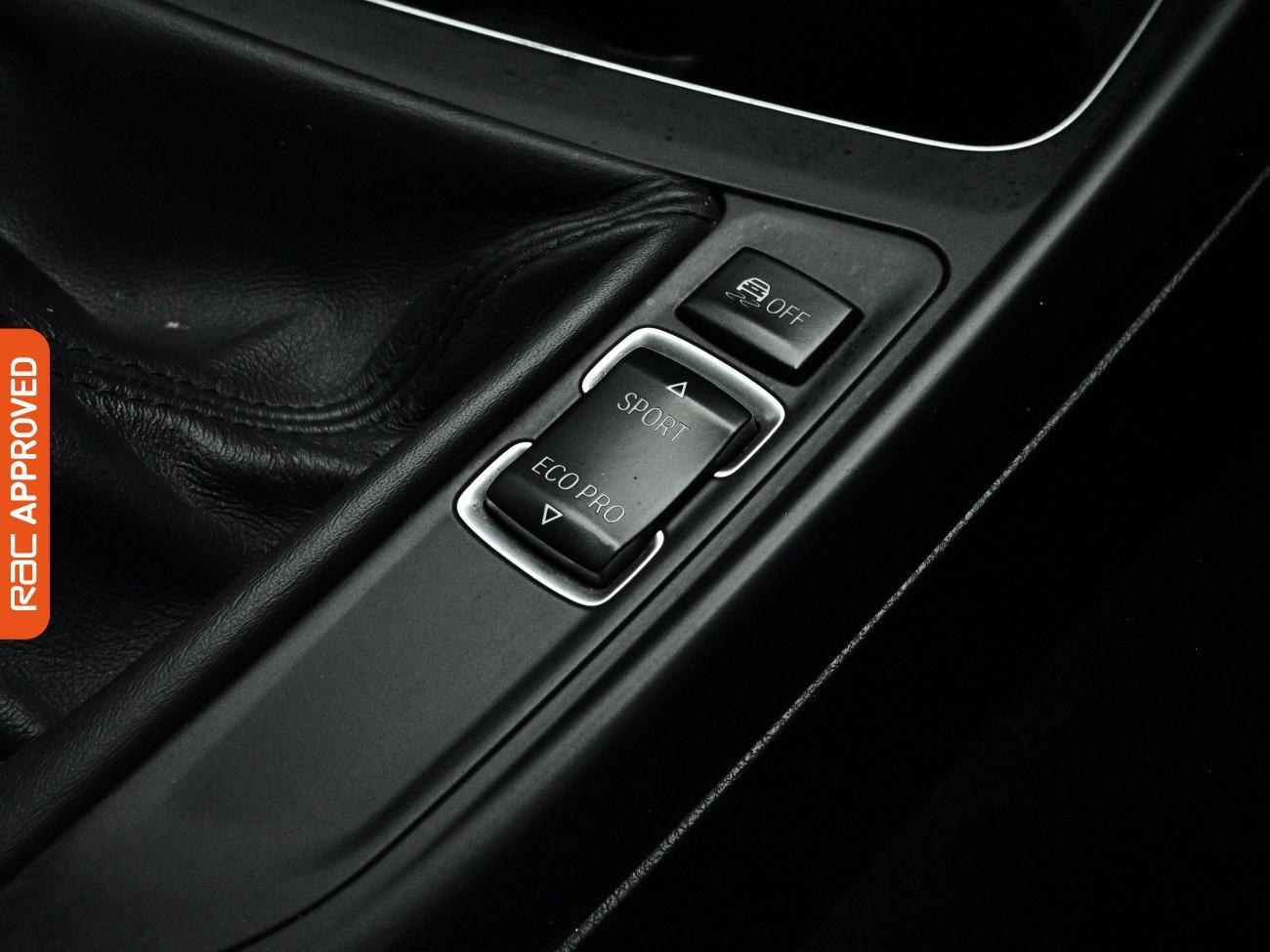 BMW 1 Series view 16