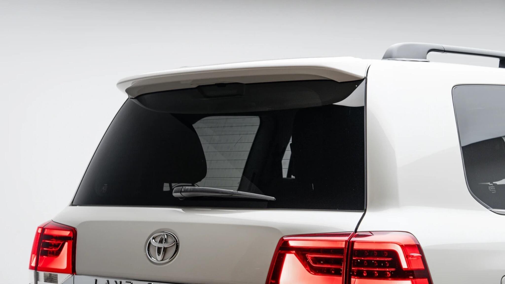 Toyota Land Cruiser view 30