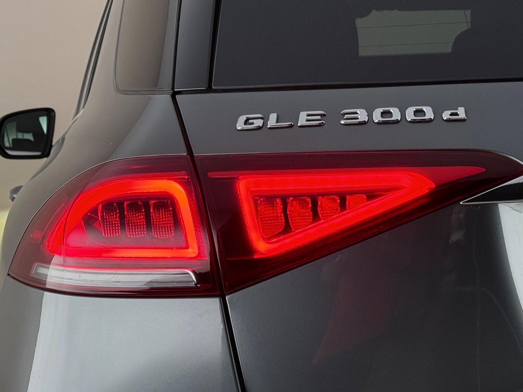 Mercedes-Benz Gle view 11