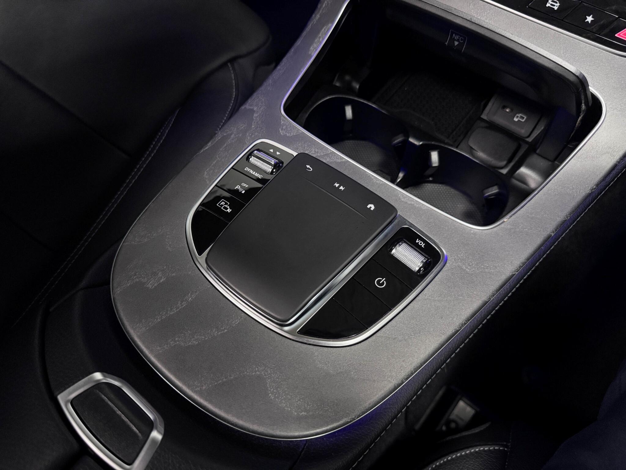 Mercedes-Benz E-Class view 37