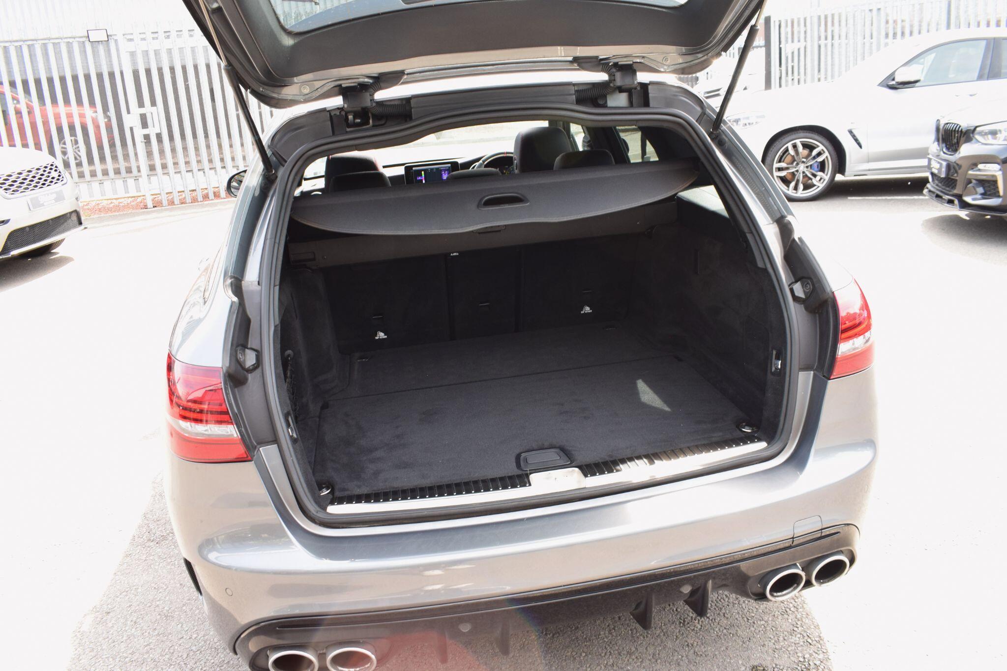 Mercedes-Benz C-Class view 34