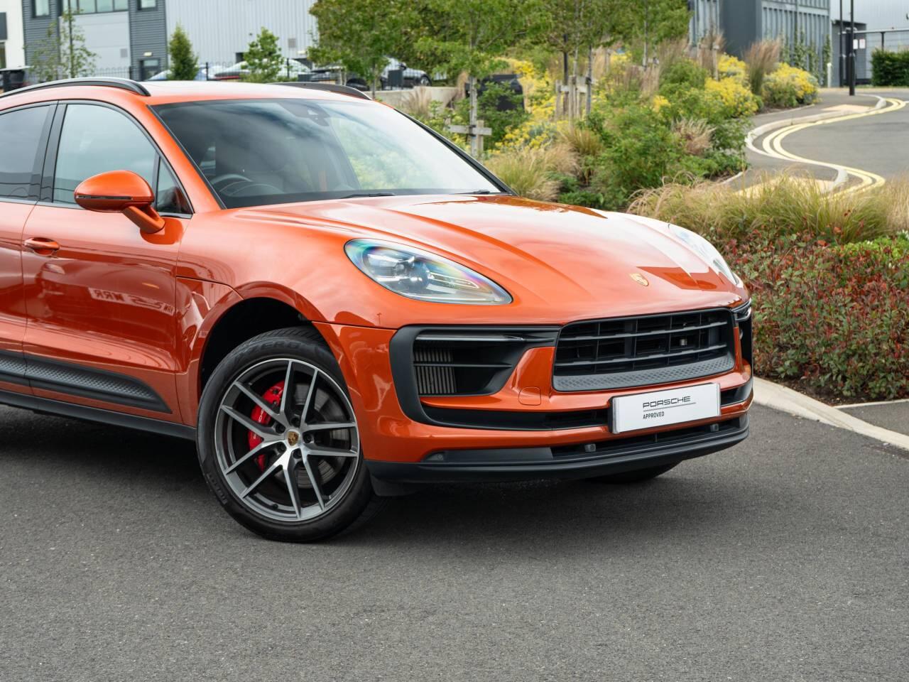 Porsche Macan view 16